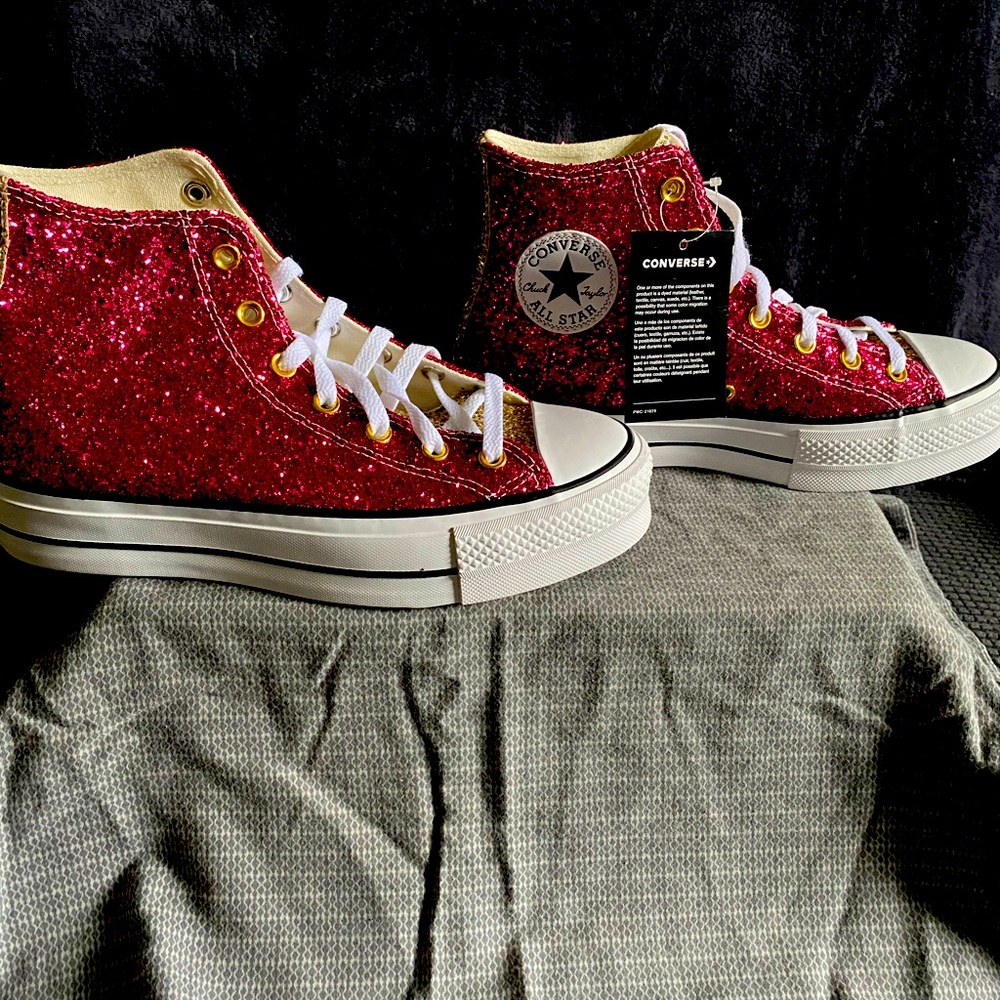 Converse sneaker; Women’s Size 9; Pink glitter shoe with gold glitter tongue
